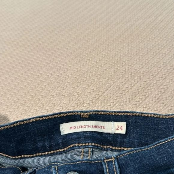 Levi’s Jean Shorts - Picture 5 of 11